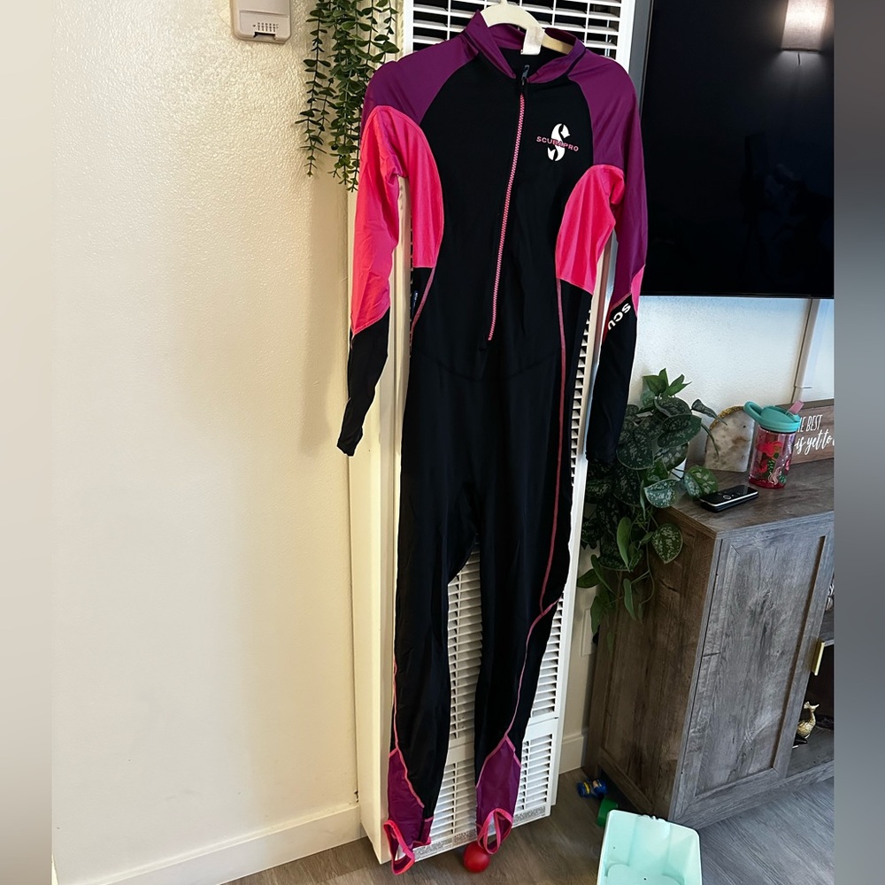 Scuba Pro Steamer pink purple and black